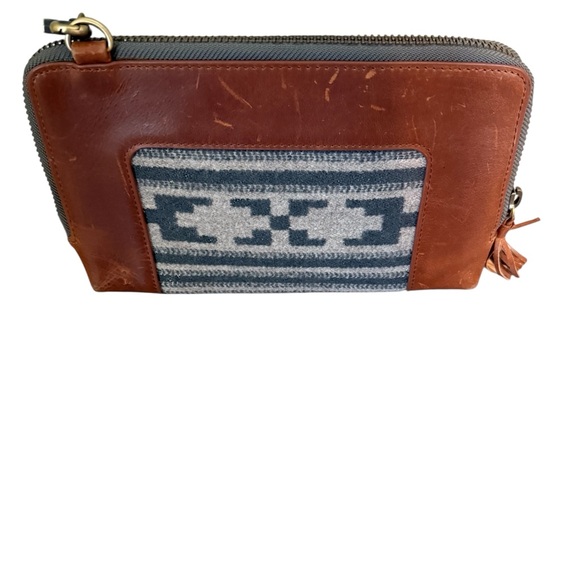 Pendleton Wool Wristlet Leather Zip Pouch Southwestern Geometric Pattern - Picture 2 of 4